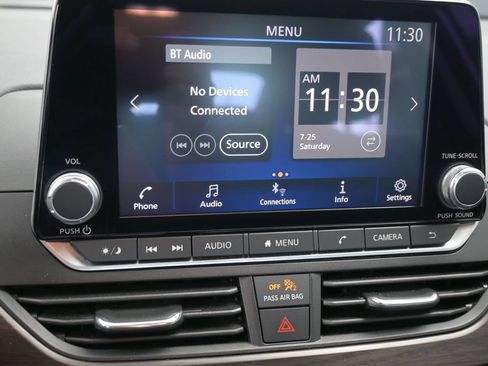 Used 2024 Nissan Altima 2.5 SV FWD image 31