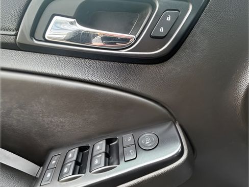 Used 2018 Chevrolet Suburban LT AWD/4WD image 26