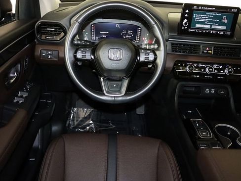 Used 2023 Honda Pilot Elite image 3