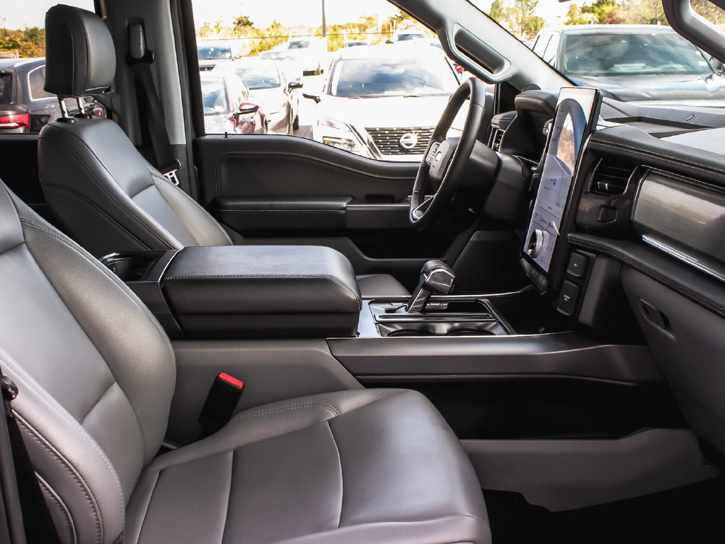 Used 2025 Ford F150 Lightning Flash AWD/4WD image 38