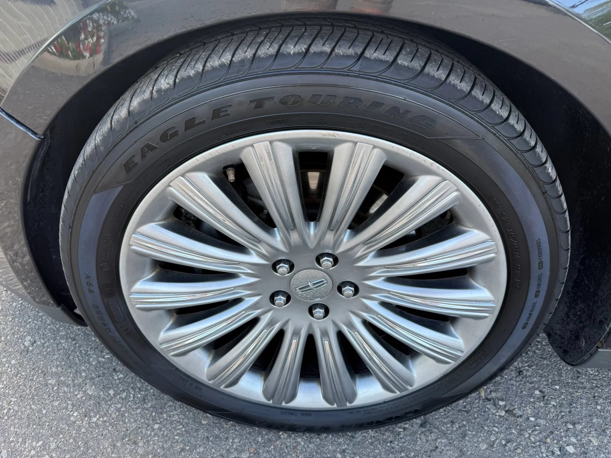 Used 2013 Lincoln MKS AWD image 9