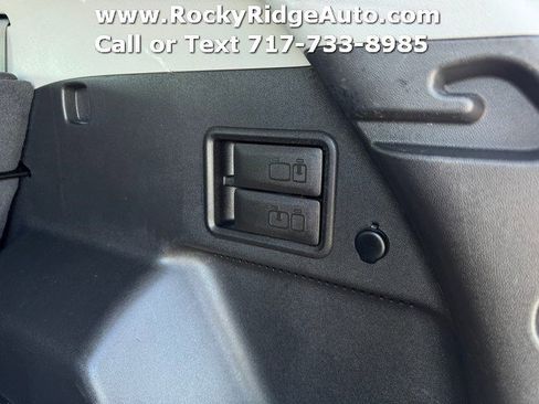Used 2022 GMC Terrain SLT AWD/4WD image 31