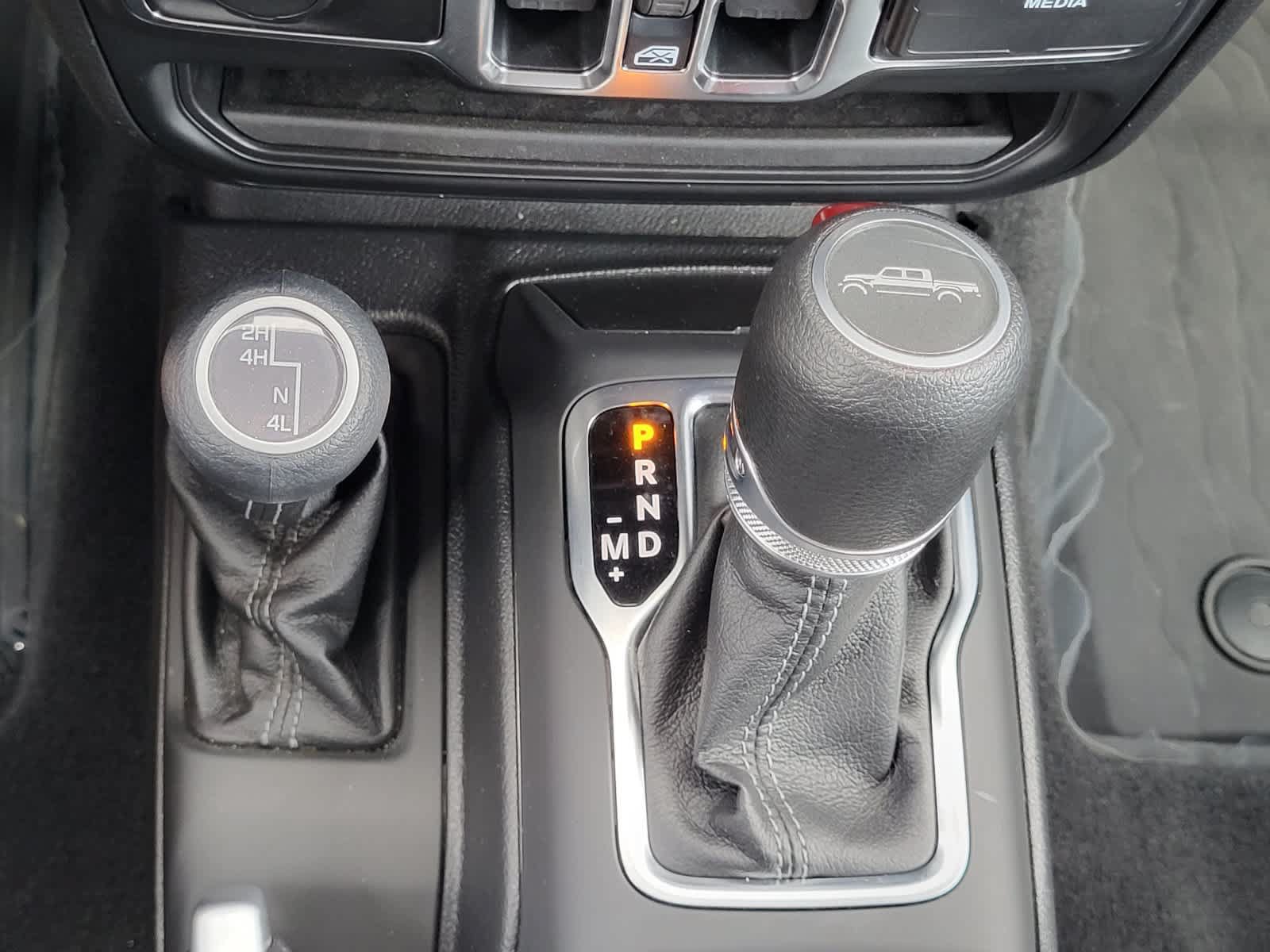 Used 2025 Jeep Gladiator Sport AWD/4WD image 22
