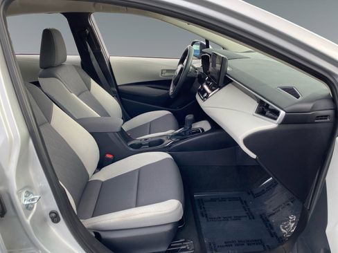 Used 2025 Toyota Corolla LE w/ Convenience Package image 15