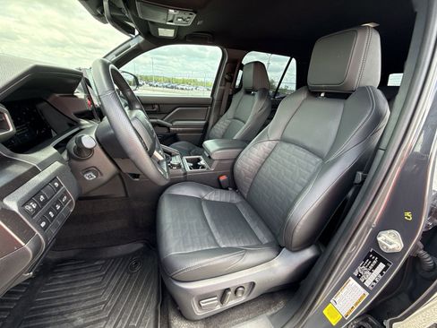 Certified 2025 Toyota 4Runner TRD Off-Road Premium AWD/4WD image 13