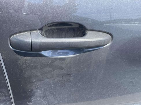 Used 2016 Toyota Tacoma SR image 23