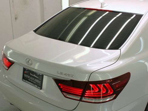 Used 2017 Lexus LS 460 w/ Comfort Package RWD image 19