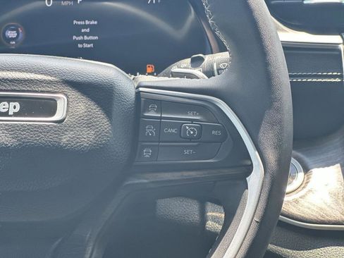 Certified 2023 Jeep Grand Cherokee Limited AWD/4WD image 22