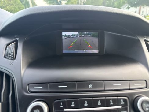 Used 2018 Ford Focus SE FWD image 21