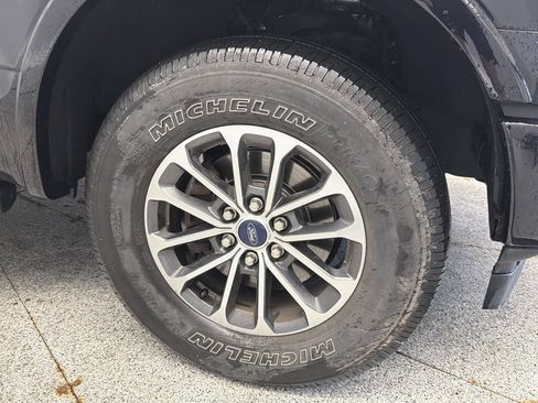 Used 2020 Ford F150 Lariat w/ Equipment Group 502A Luxury AWD/4WD image 8