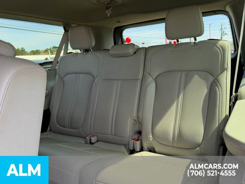 Used 2024 Jeep Wagoneer L Series II w/ Flexible Seating Group image 18