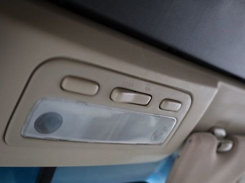 Used 2006 Toyota Solara SLE image 33