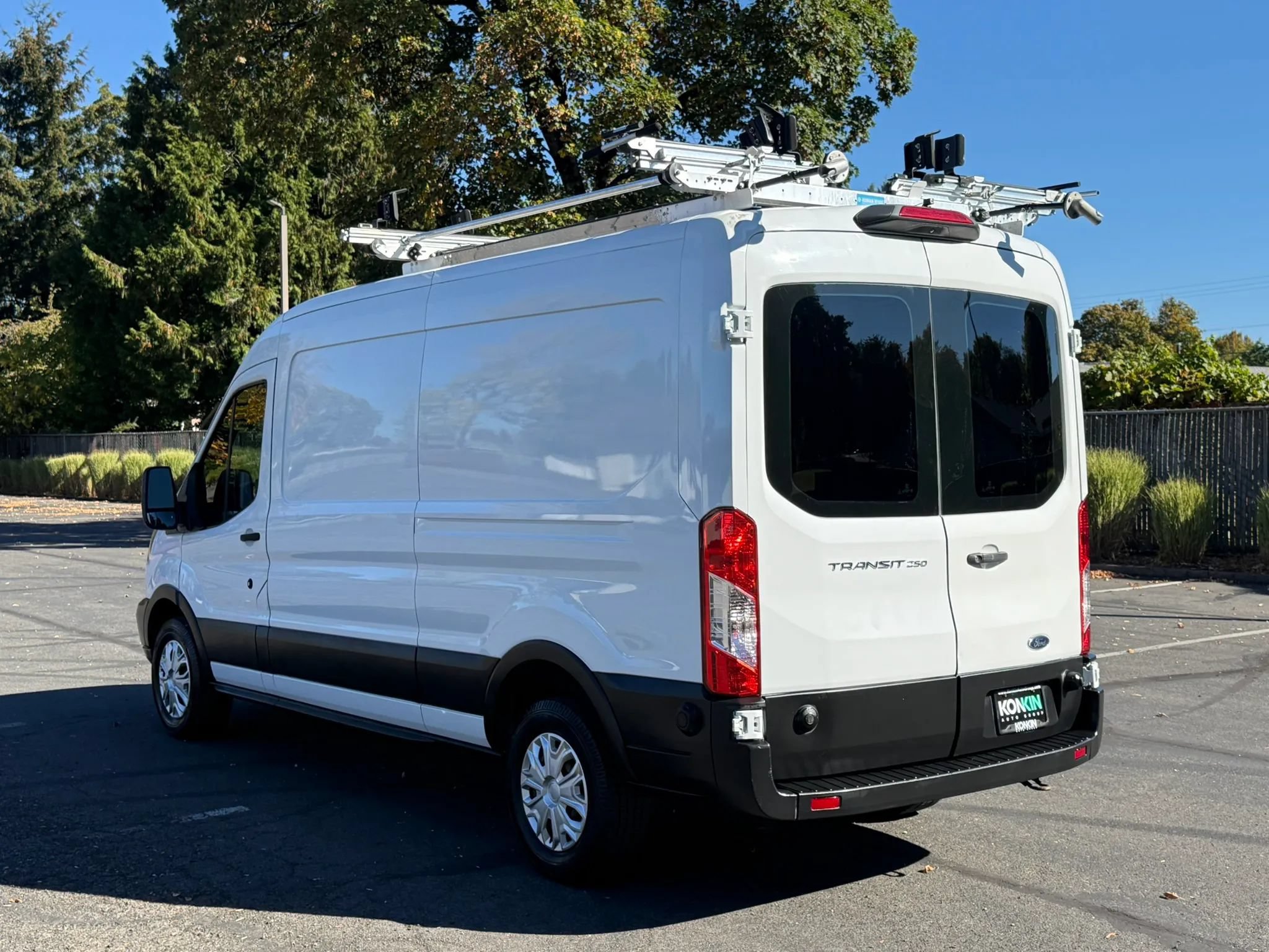 Used 2019 Ford Transit 250 148 Medium Roof w/ Interior Upgrade Package RWD image 4
