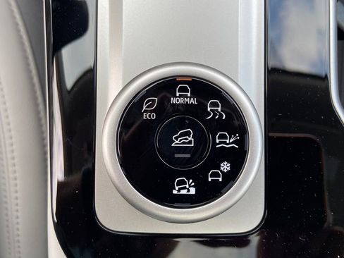 New 2026 Mitsubishi Outlander SEL AWD/4WD image 37