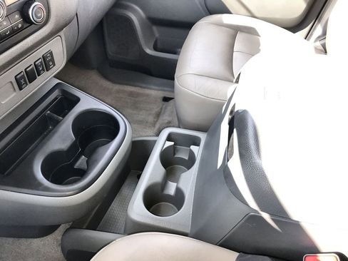 Used 2016 Nissan NV 3500 SL image 19