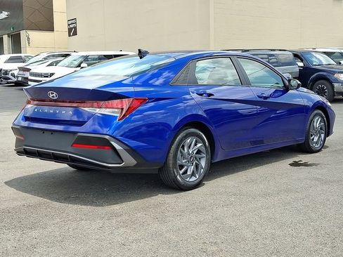 Certified 2024 Hyundai Elantra SEL FWD image 6