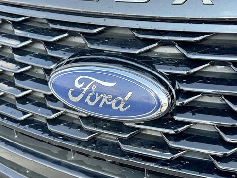 Used 2018 Ford Explorer Sport AWD/4WD image 11