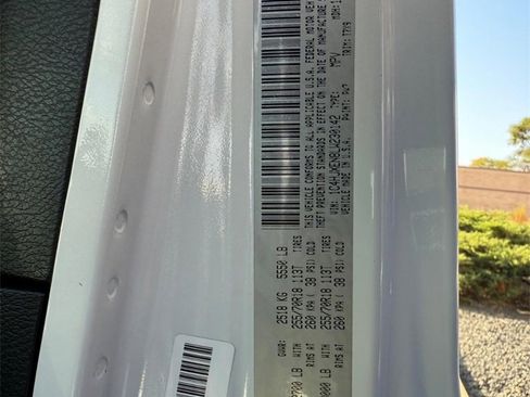 Used 2020 Jeep Wrangler Unlimited Sahara image 32