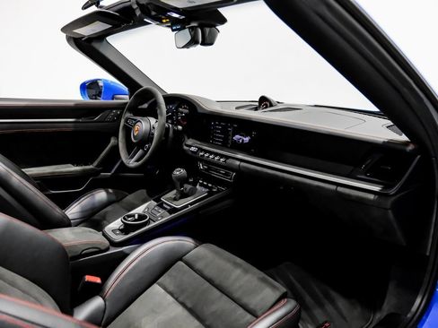 Used 2022 Porsche 911 Targa 4 GTS image 11