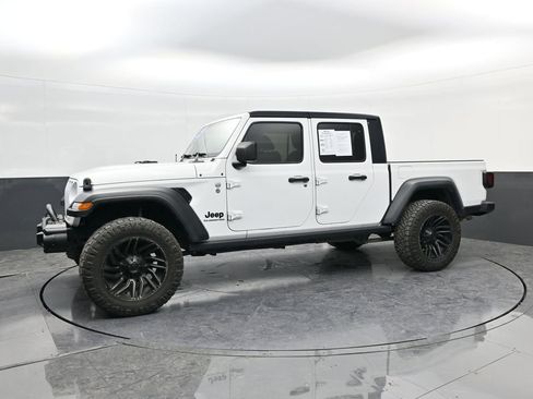 Used 2020 Jeep Gladiator Sport w/ Quick Order Package 24S image 3