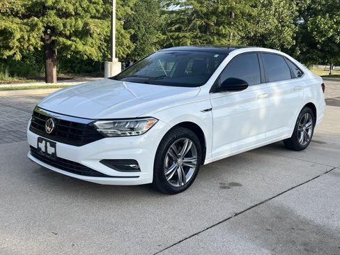 Used 2019 Volkswagen Jetta R-Line FWD image 4