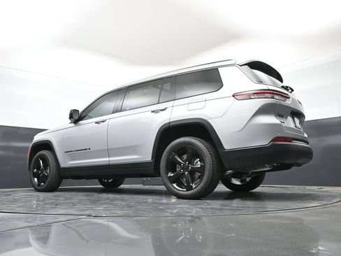 New 2026 Jeep Grand Cherokee L Limited w/ Limited Altitude Package AWD/4WD image 44