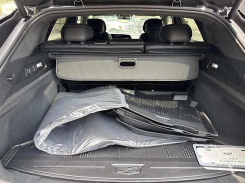 New 2026 Cadillac Lyriq Signature Luxury w/ LPO, Floor Liner Package RWD image 15