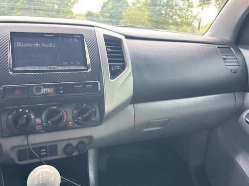 Used 2013 Toyota Tacoma 4x4 Double Cab w/ TRD Sport Pkg image 15