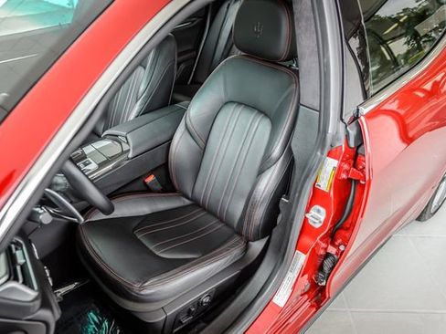 Used 2015 Maserati Ghibli RWD image 38