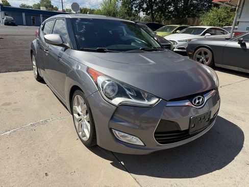 Used 2012 Hyundai Veloster w/ Style Pkg FWD image 9