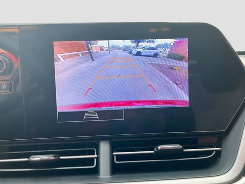 Used 2025 Chevrolet Trax LS image 13