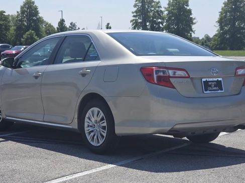 Used 2013 Toyota Camry LE FWD image 6