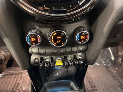 Certified 2024 MINI Cooper SE image 18
