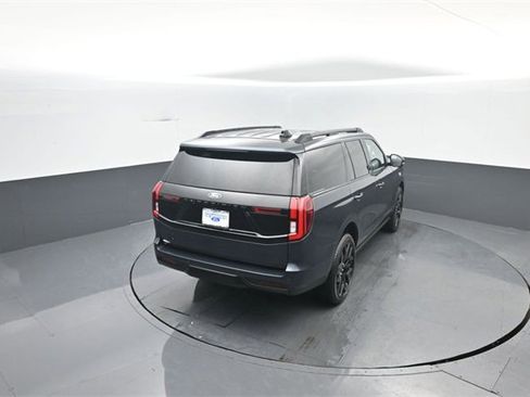 New 2026 Ford Expedition Platinum image 25