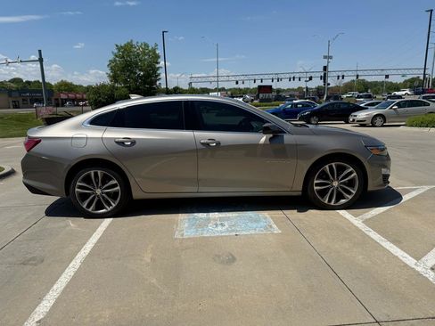 Used 2022 Chevrolet Malibu LT FWD image 5