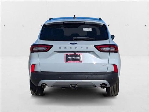 New 2025 Ford Escape SE w/ PHEV Premium Package image 8