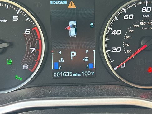 Used 2025 Mitsubishi Eclipse Cross AWD image 23