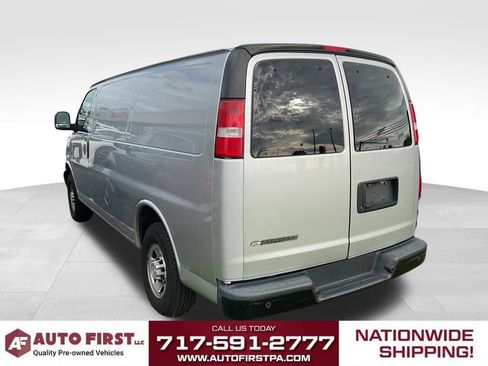 Used 2018 Chevrolet Express 2500 w/ Driver Convenience Package RWD image 4