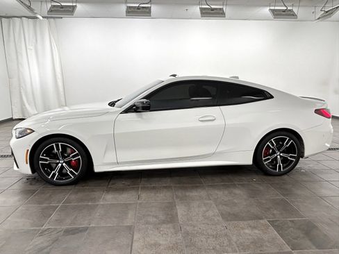 Used 2023 BMW 440i xDrive Coupe w/ Premium Package image 2