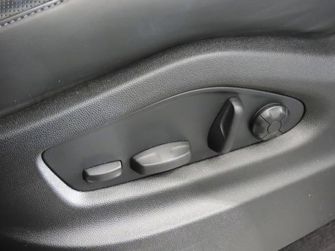 Certified 2023 Porsche Cayenne Coupe AWD/4WD image 38