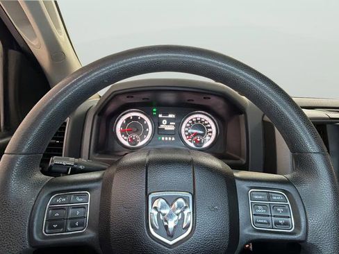 Used 2018 RAM 1500 Express image 29