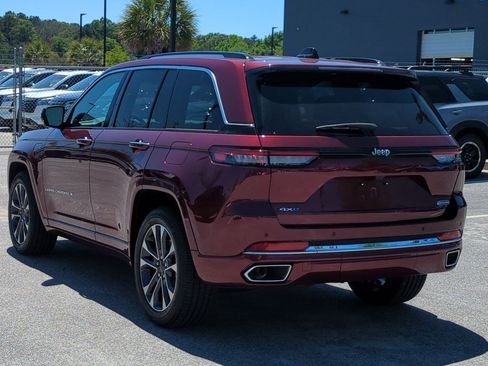 Used 2024 Jeep Grand Cherokee Overland w/ Trailer Tow Package AWD/4WD image 6