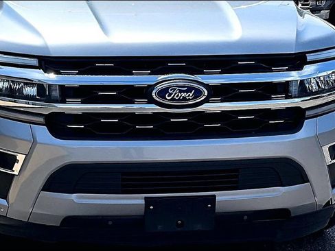 Used 2024 Ford Expedition Max Limited AWD/4WD image 5