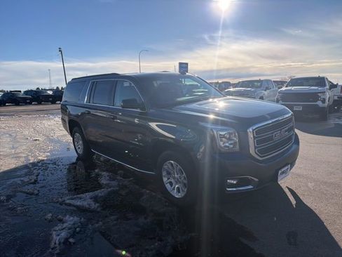 Used 2019 GMC Yukon XL SLT w/ Open Road Package image 4