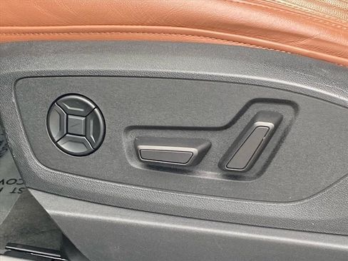 Used 2023 Audi e-tron Premium Plus w/ Premium Plus Package image 13