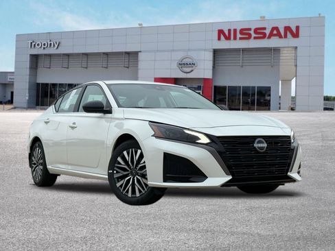 New 2026 Nissan Altima 2.5 SV FWD image 1