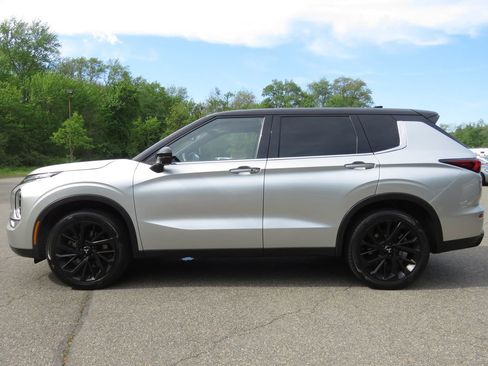 Used 2023 Mitsubishi Outlander SEL AWD/4WD image 8