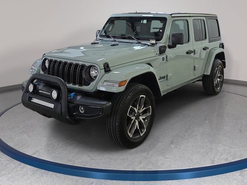 Used 2024 Jeep Wrangler Unlimited w/ Convenience Group AWD/4WD image 1