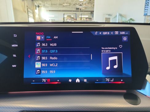 Used 2024 BMW X1 M35i w/ M Sport Professional Package image 25