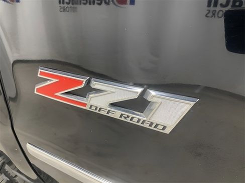 Used 2018 Chevrolet Silverado 2500 LTZ w/ Duramax Plus Package image 18